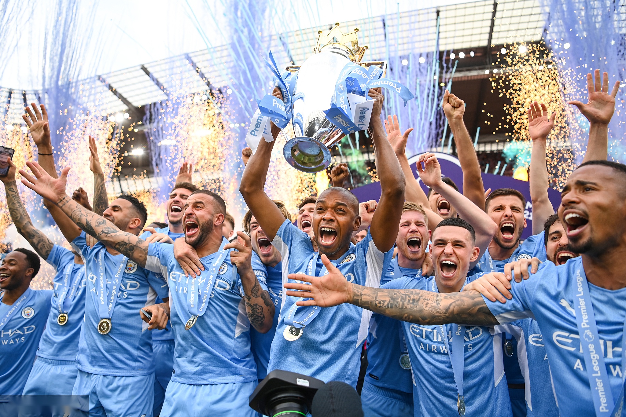 示了足球界 示了足球界